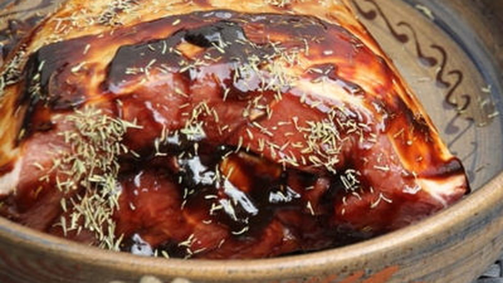 Gigot d'agneau au sirop de Liège et thym