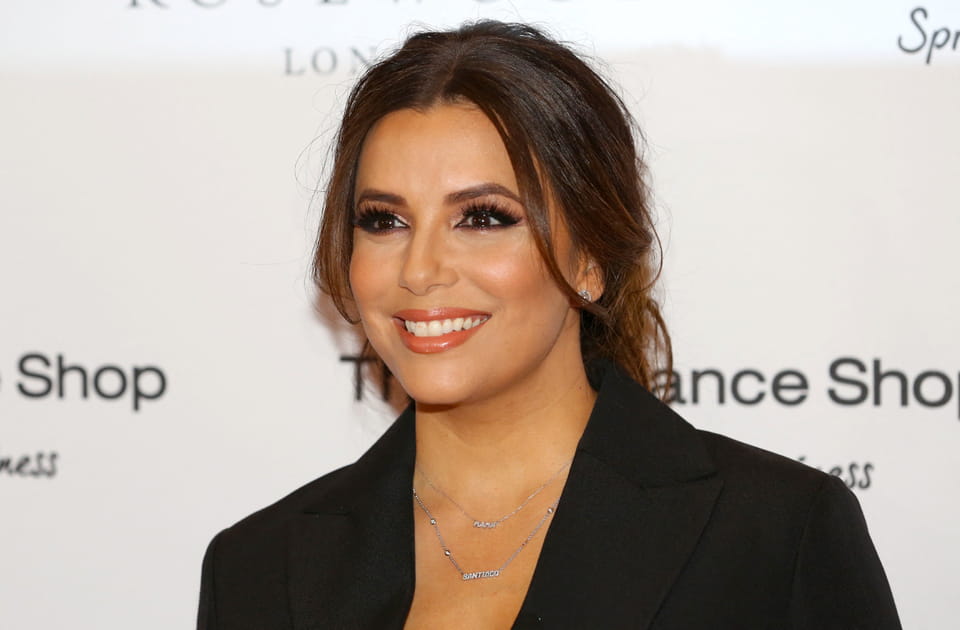 Eva Longoria, &eacute;blouissante avec son maquillage libanais