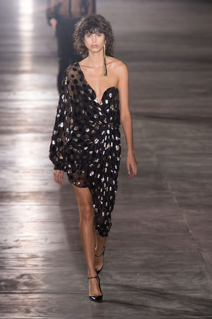 D&eacute;fil&eacute; Saint Laurent