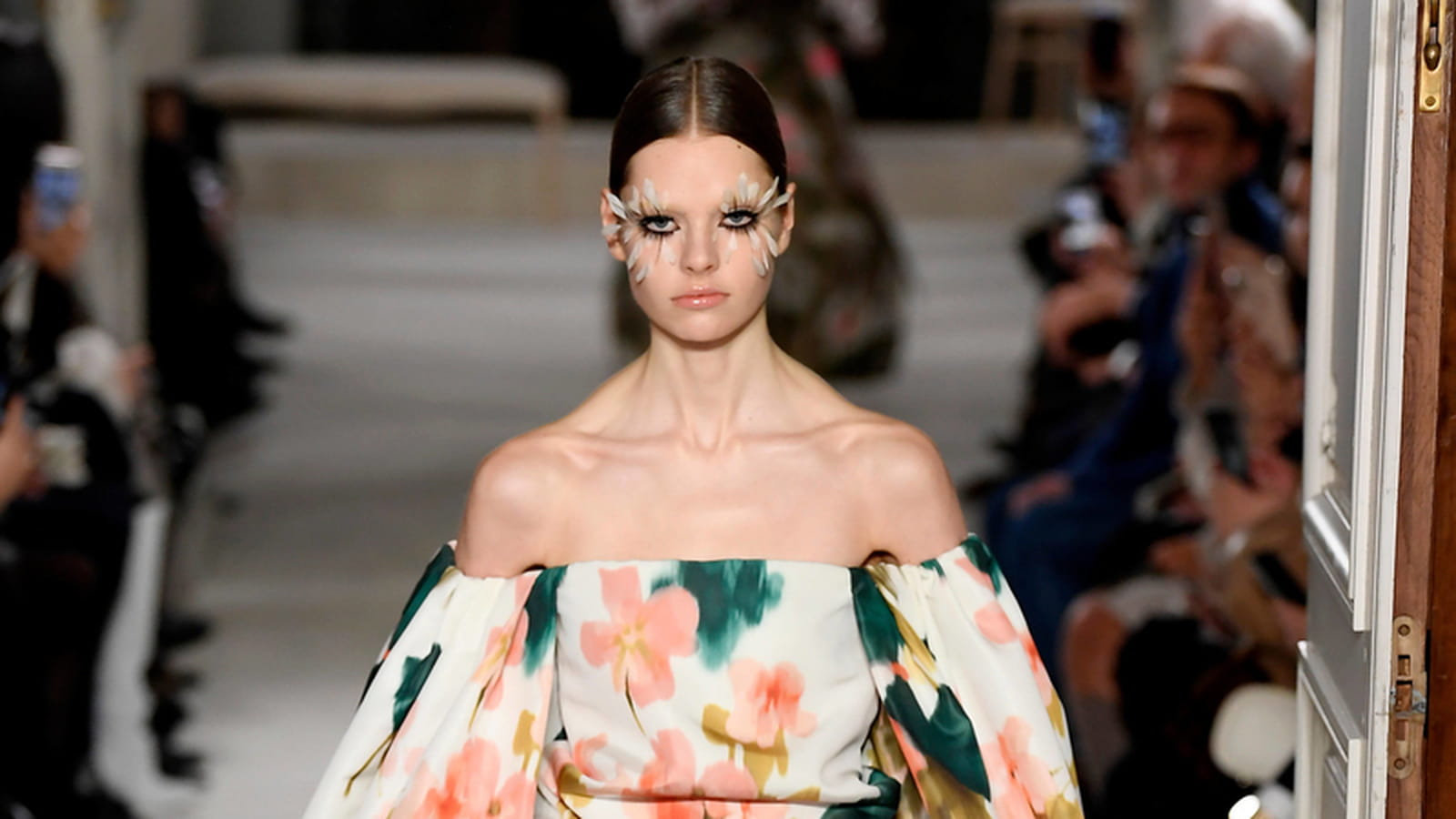 Look 16