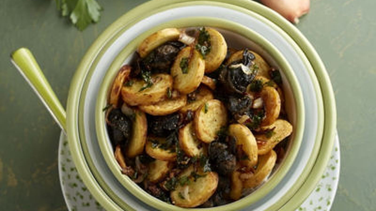 Pommes de terre Ratte du Touquet et sa fricassée d’escargots en persillade