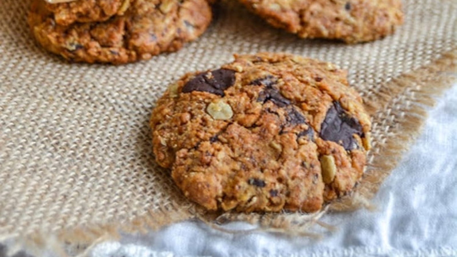 Cookies vegan au beurre de cacahuètes et chocolat noir