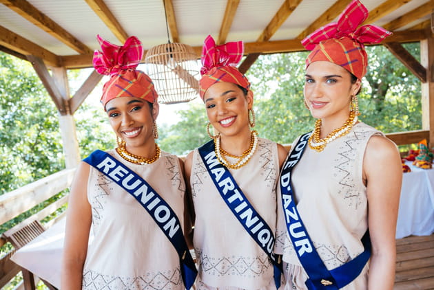 Miss Réunion, Miss Martinique et Miss Cote D'Azur lors d'un atelier de coiffes en Martinique