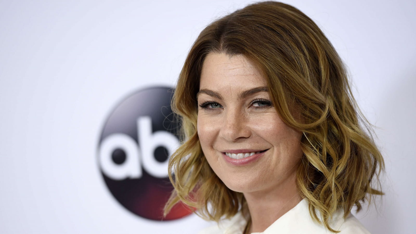 Le carré ondulé d'Ellen Pompeo