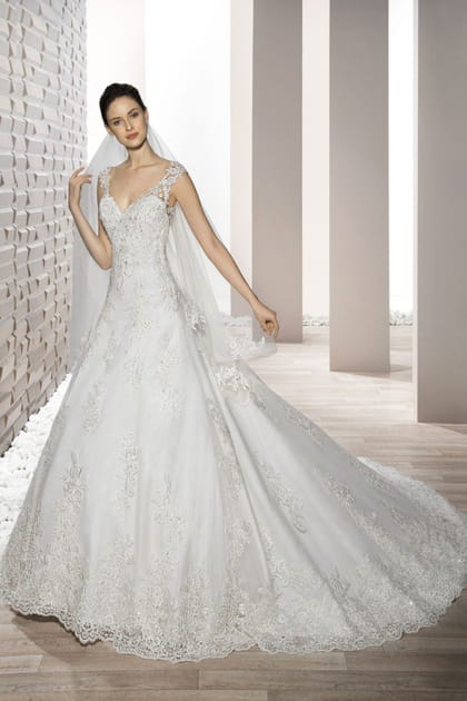 Une robe chouette, Demetrios