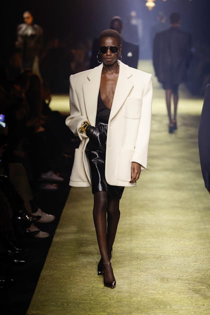 Look 6 du défilé Saint Laurent