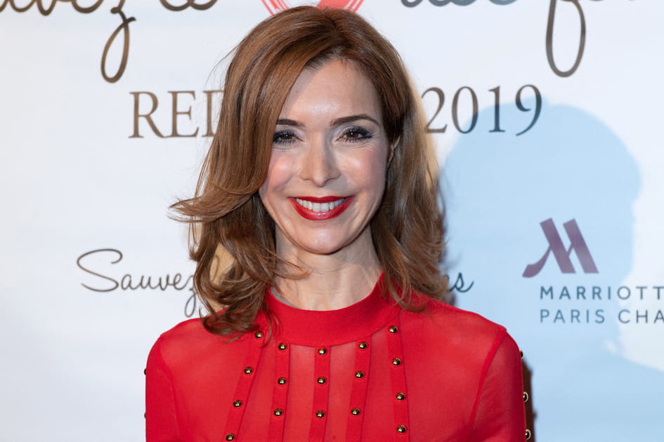 Les l&egrave;vres rouges et pimpantes de V&eacute;ronique Mounier