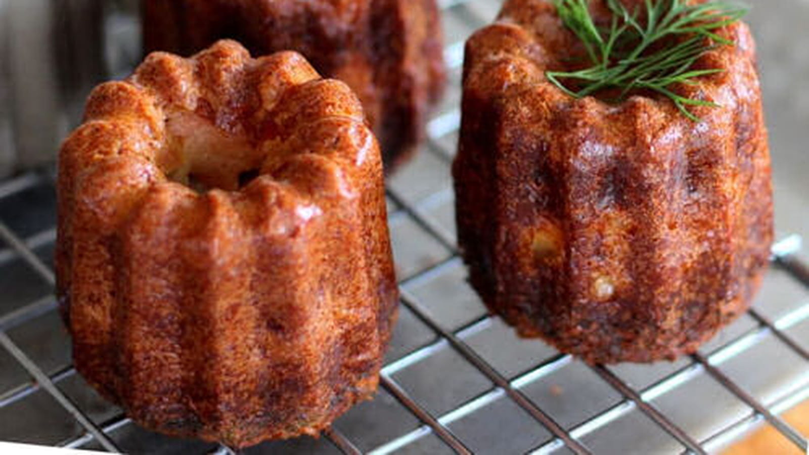 Cannelés au saumon et à l'aneth