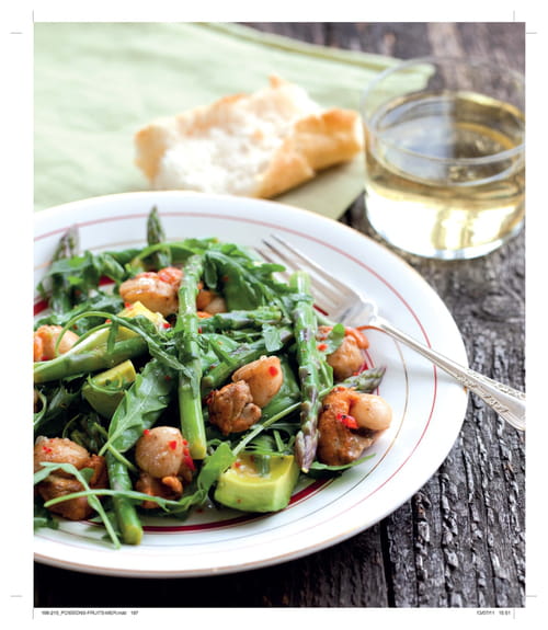 Salade d’asperges aux pois gourmands et aux saint-jacques