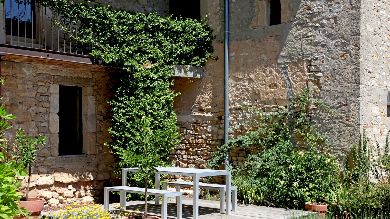 Estrade sur terrasse surélevée