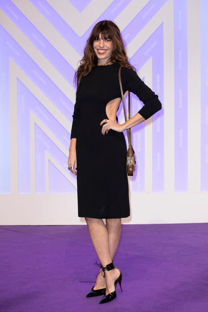 Lou Doillon en robe noire midi