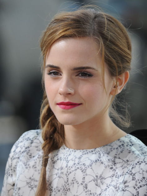Emma Watson, ang&eacute;lique avec sa tresse mi-longue