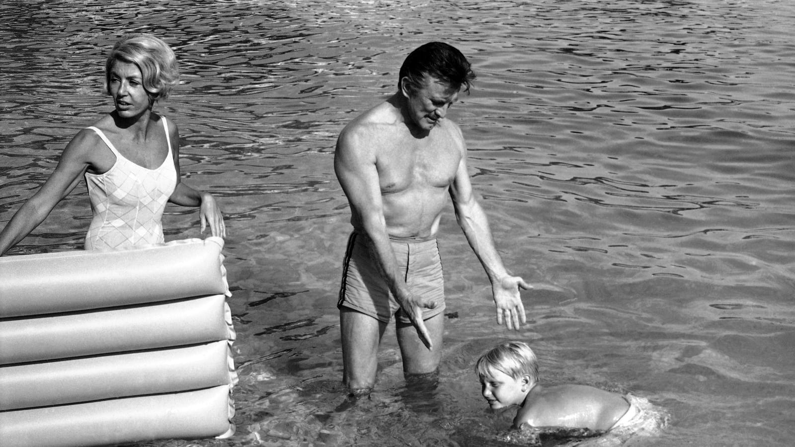 Anne Buydens, Kirk Douglas et Peter Douglas