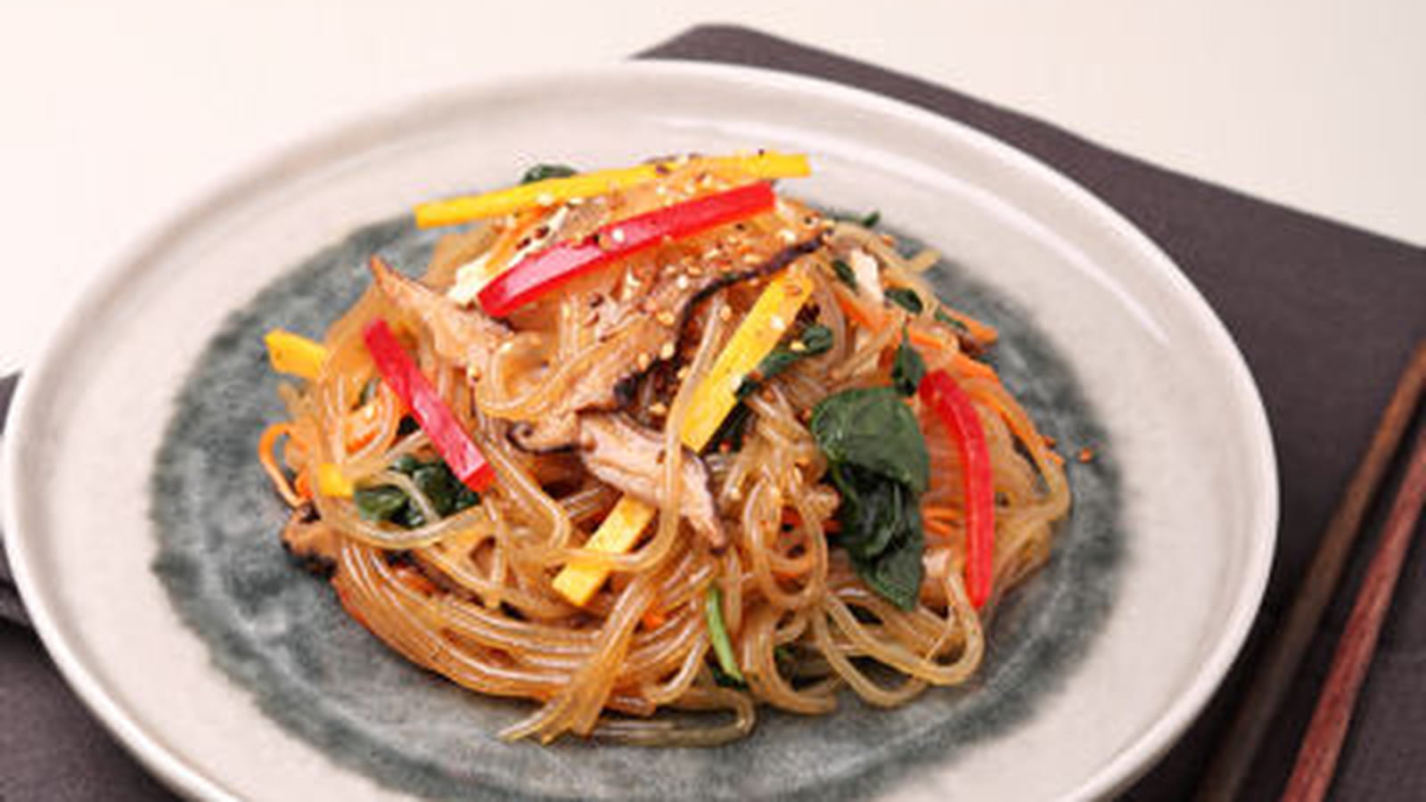 Japchae - Vermicelles sautés à la viande et aux légumes