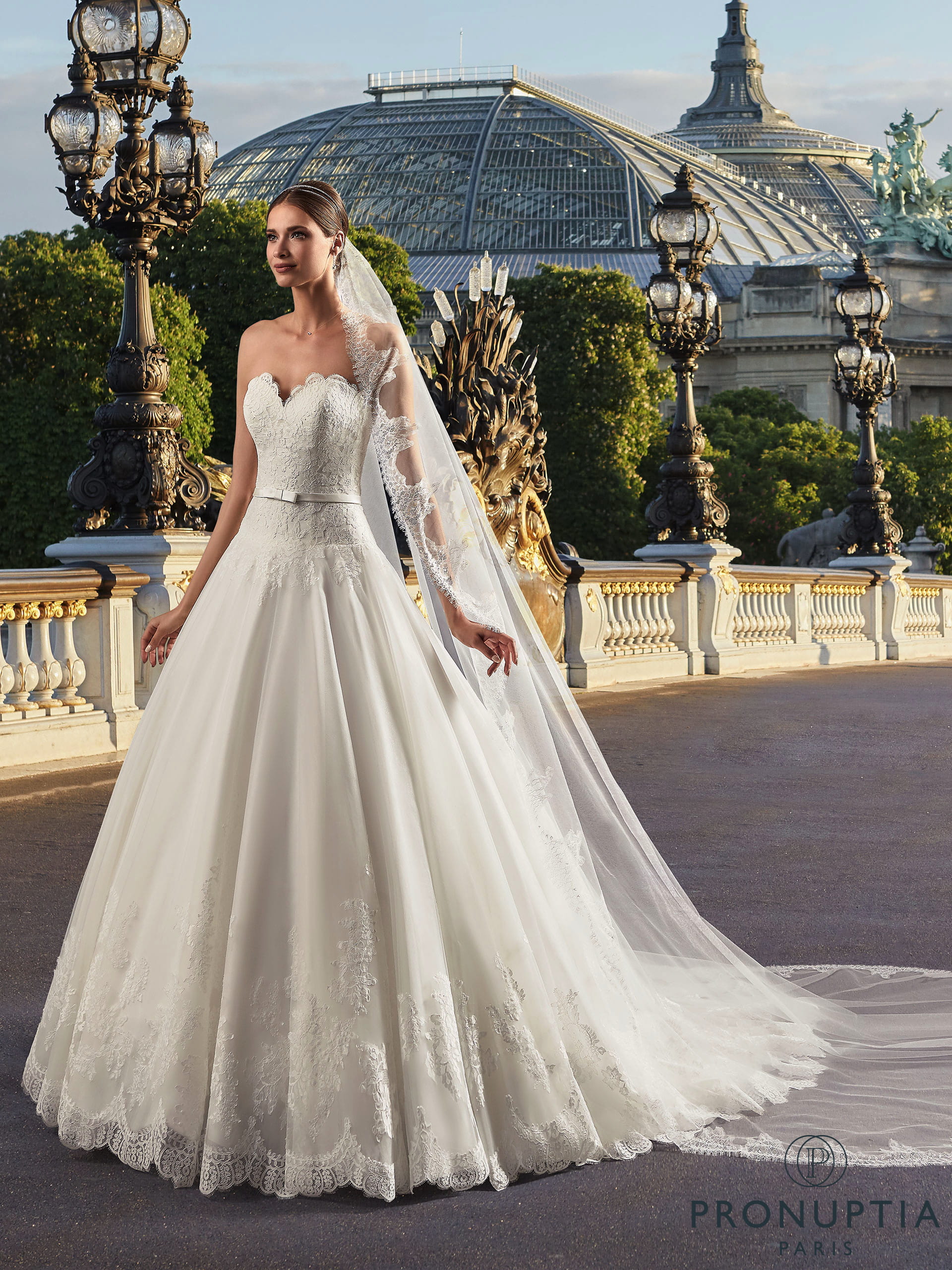 Robe de mari?�e Laumier, Pronuptia