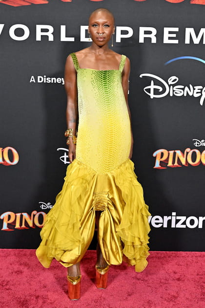 Cynthia Erivo en robe jaune et vert &agrave; volants