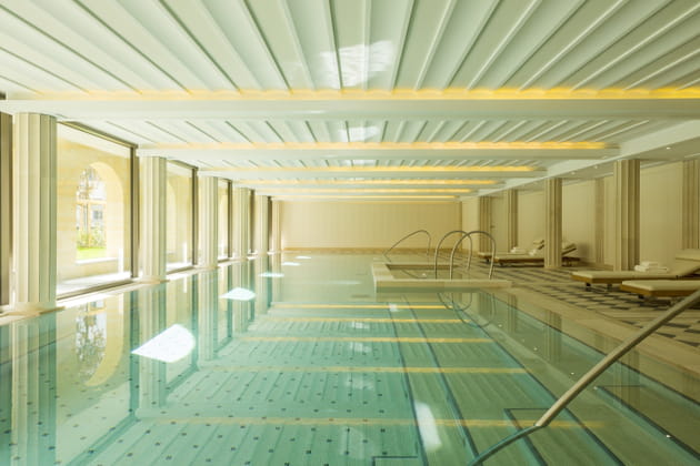 Piscine intérieure de la Villa Maïa