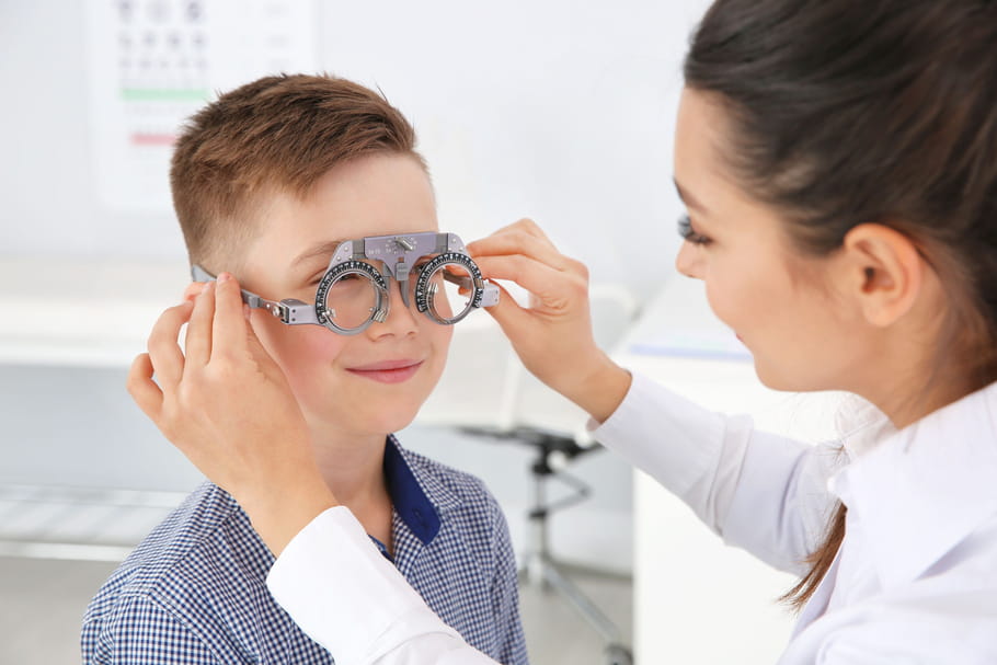 Examens ophtalmologiques de l'enfant : liste, quand, fréquence