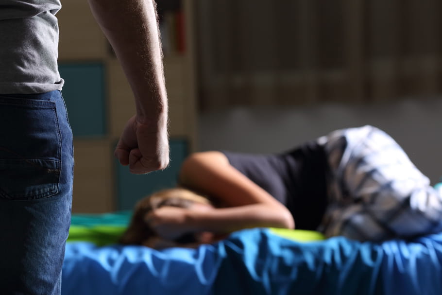 2020 et des violences : 4 femmes et 1 enfant tués cette année