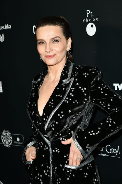 Juliette Binoche et son ensemble &eacute;toil&eacute;