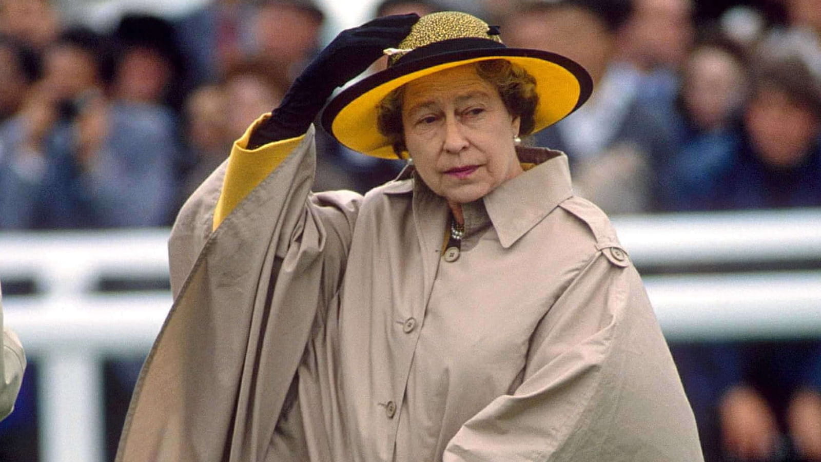 La reine Elizabeth II le 15 juin 1990