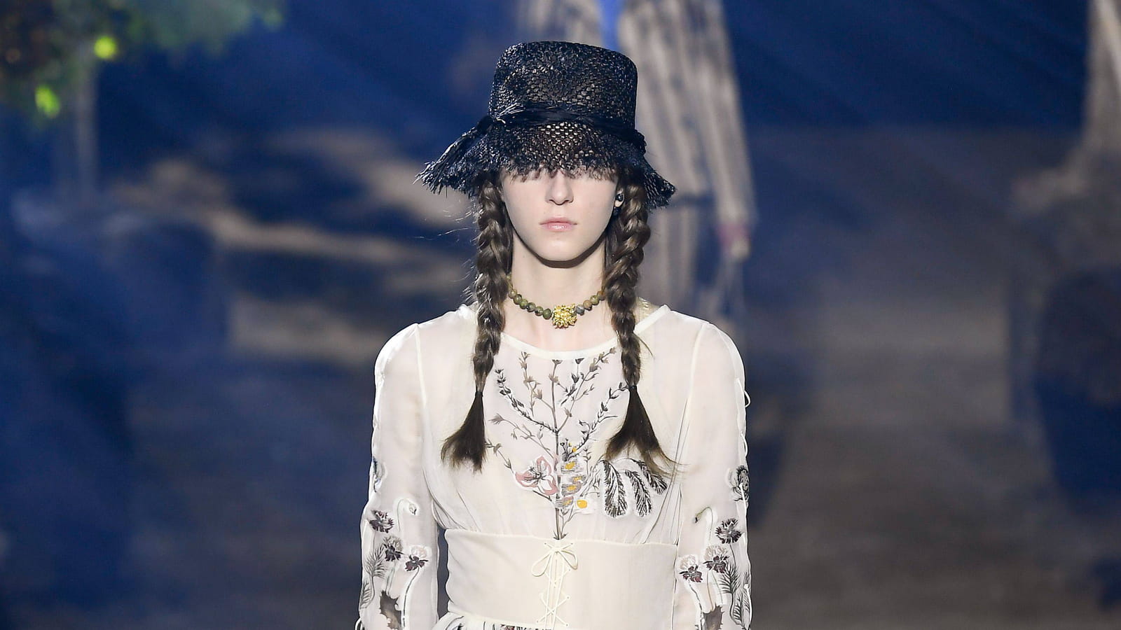 Look 14