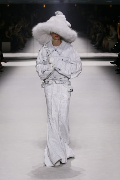 Look 44&nbsp;du d&eacute;fil&eacute; Fendi