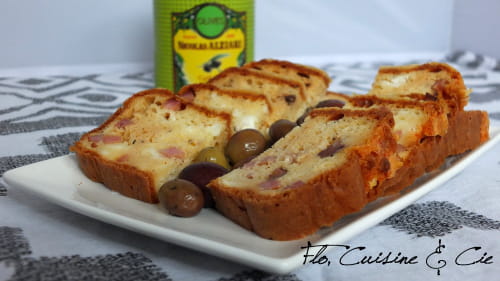 Cake jambon, feta, gruyère et olives