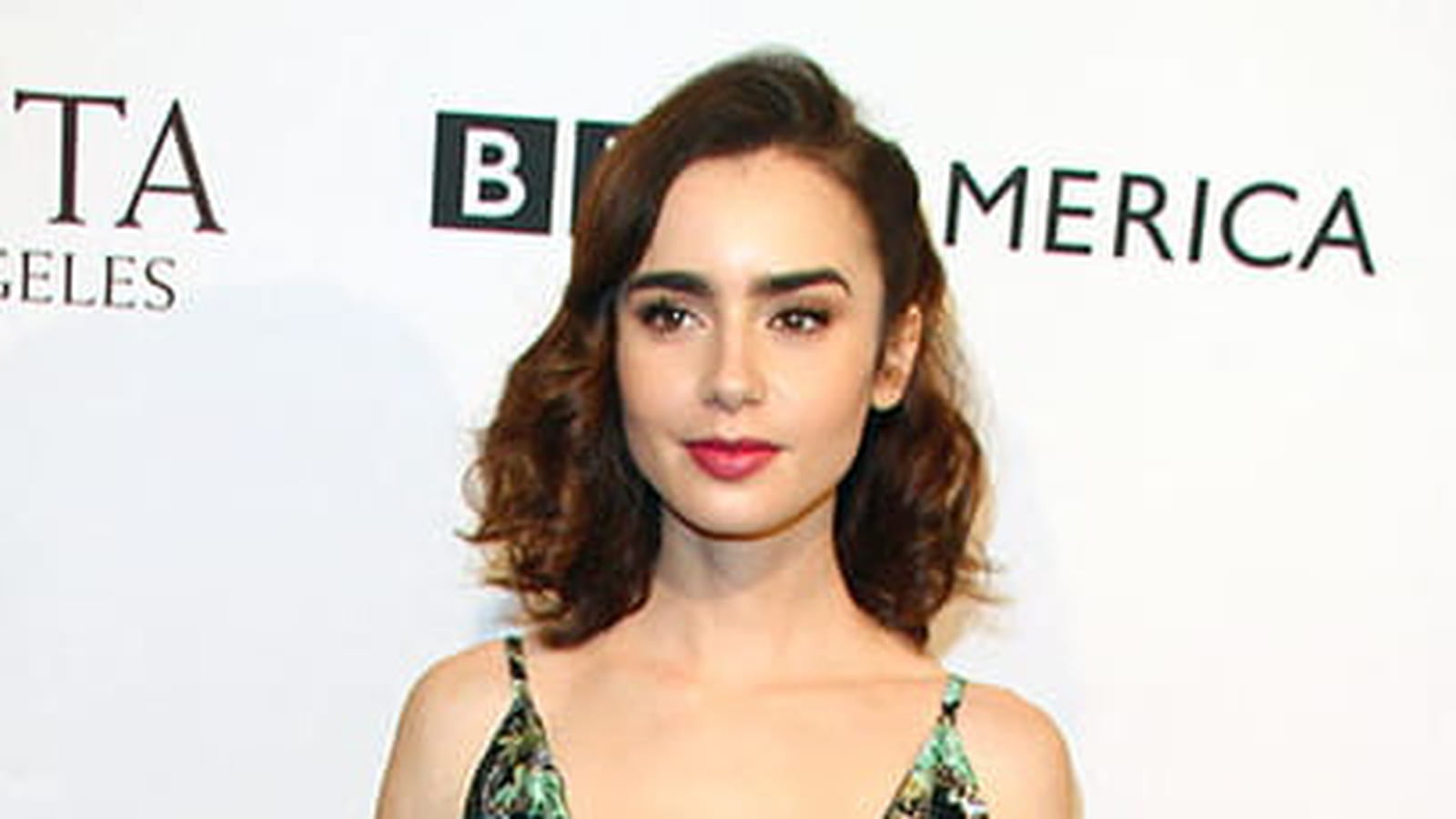 Lily Collins le 7 janvier 2017