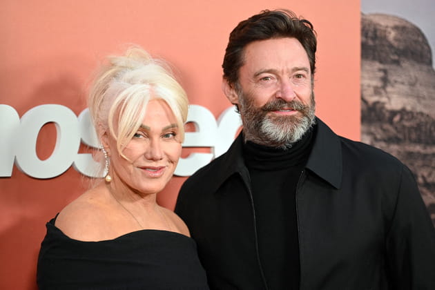 Hugh Jackman, au poil : il expose sa barbe au bras de sa femme