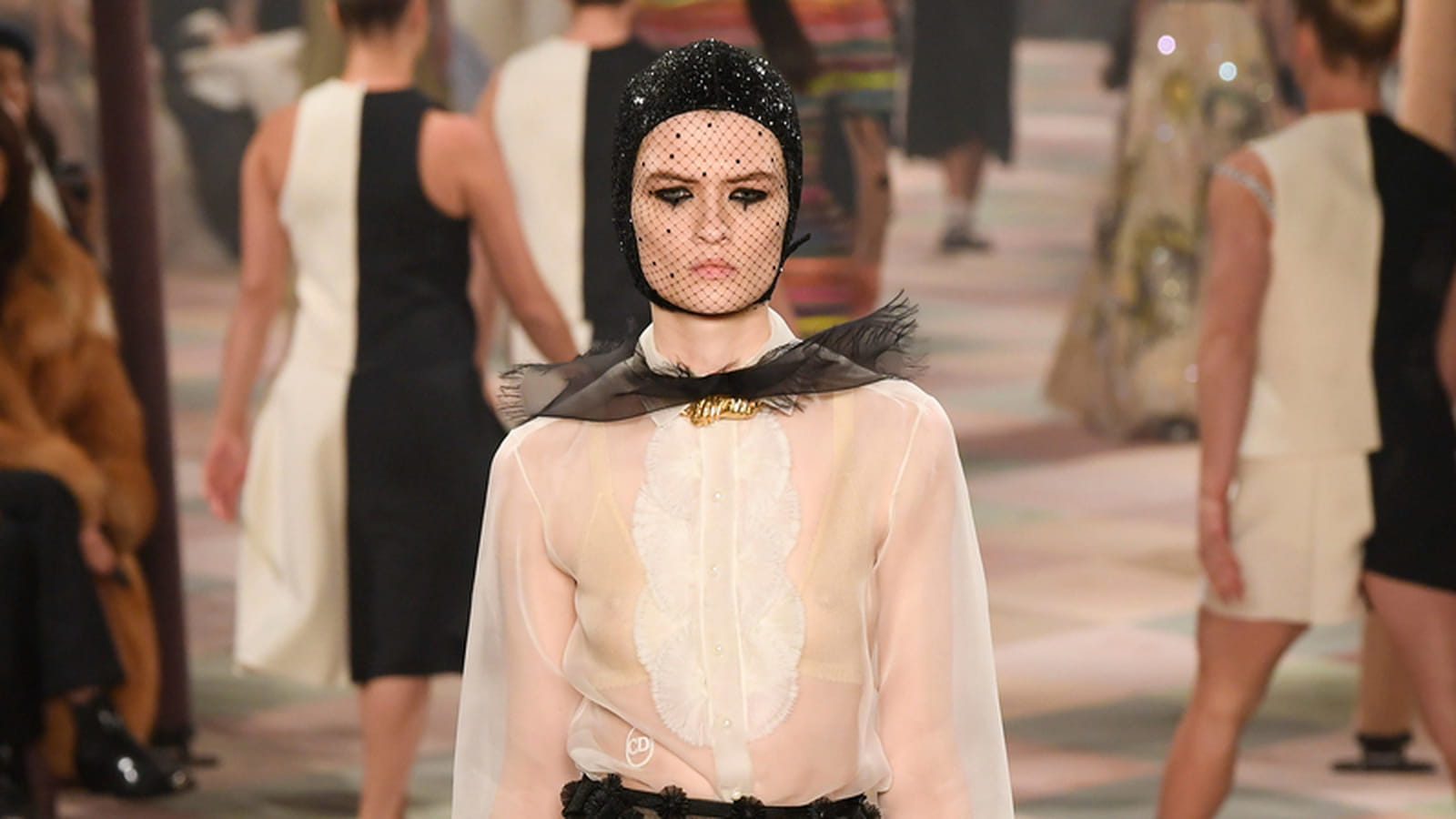 Look 32
