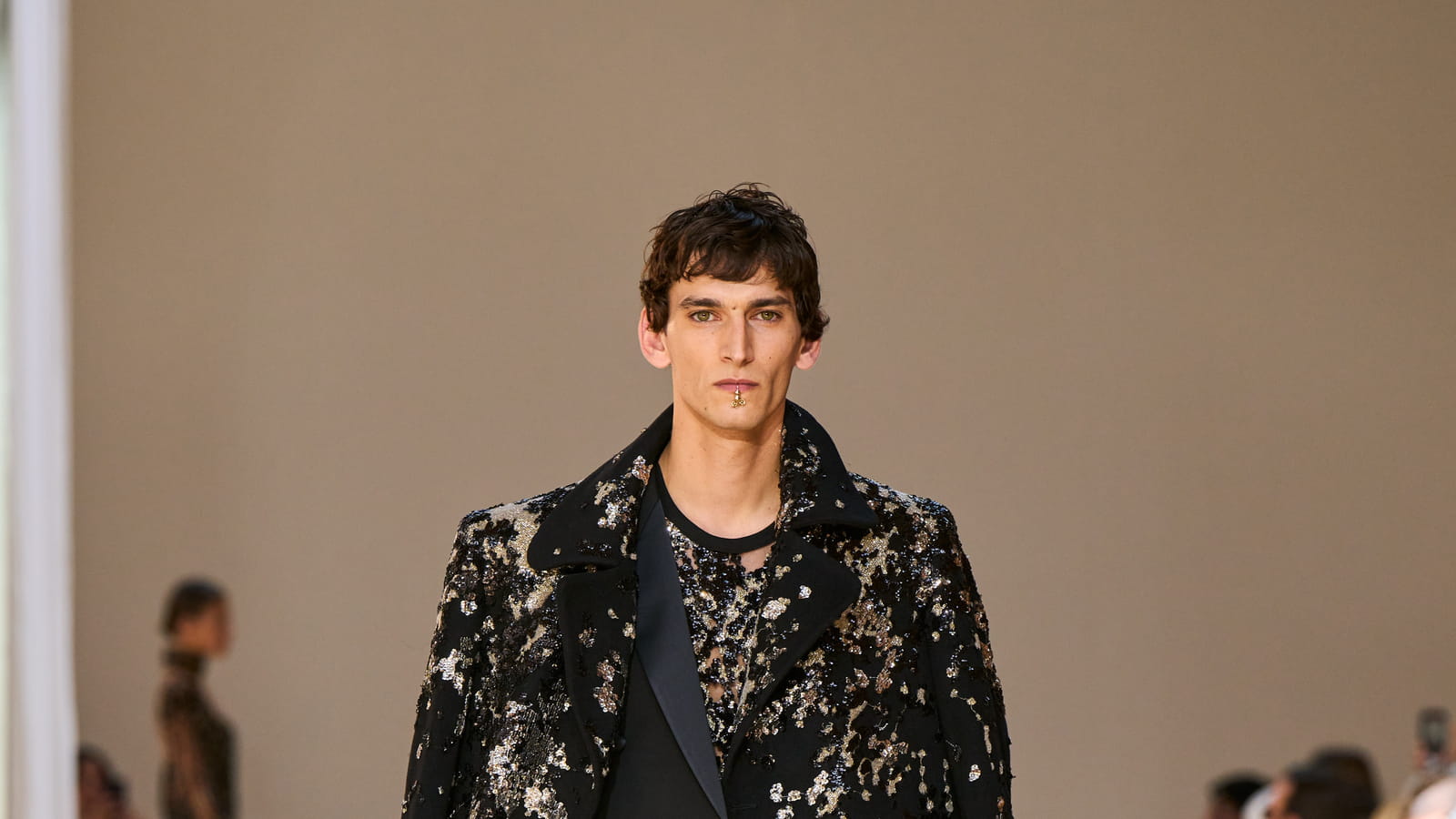 Look 60
