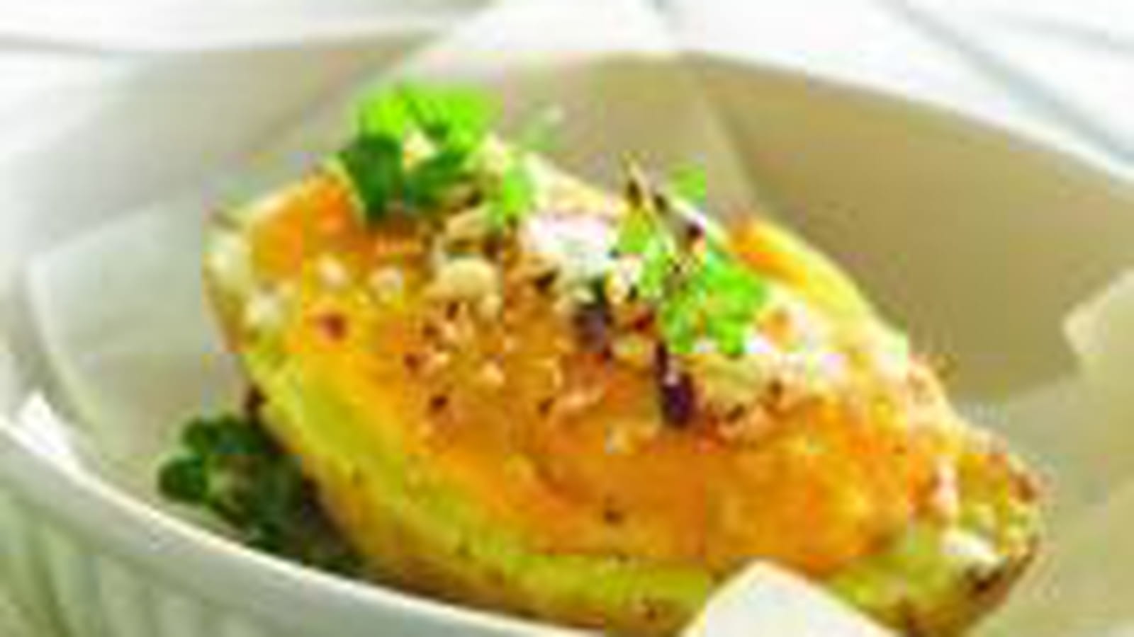 Pommes de terre farcies, potiron et noisettes