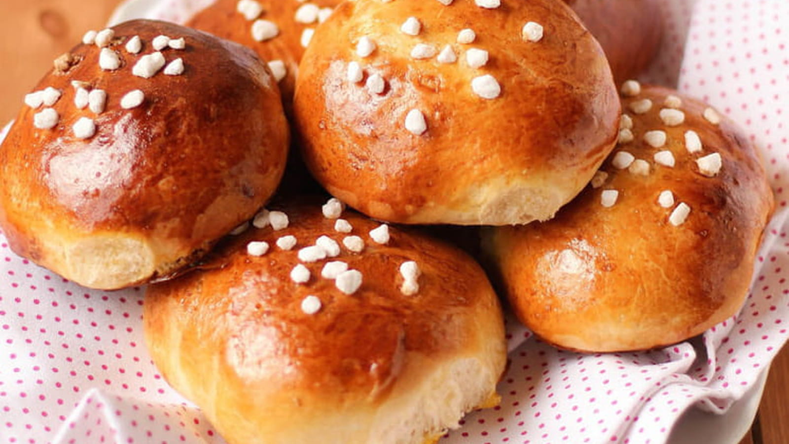 Petites brioches au sucre