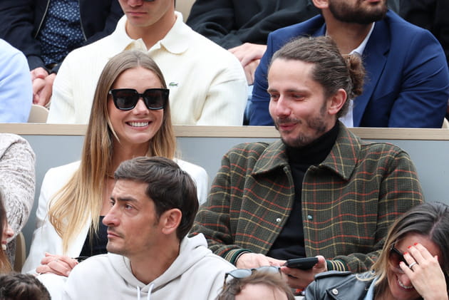 Amandine Petit et Guillaume Pley, aperçus ensemble en gradins à Roland-Garros
