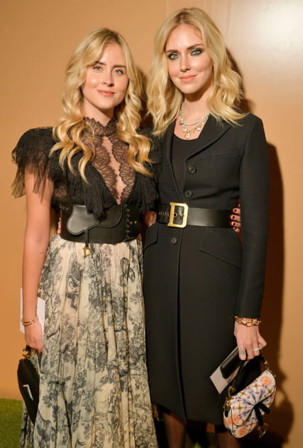 Valentina Ferragni et Chiara Ferragni au d&eacute;fil&eacute; Christian Dior