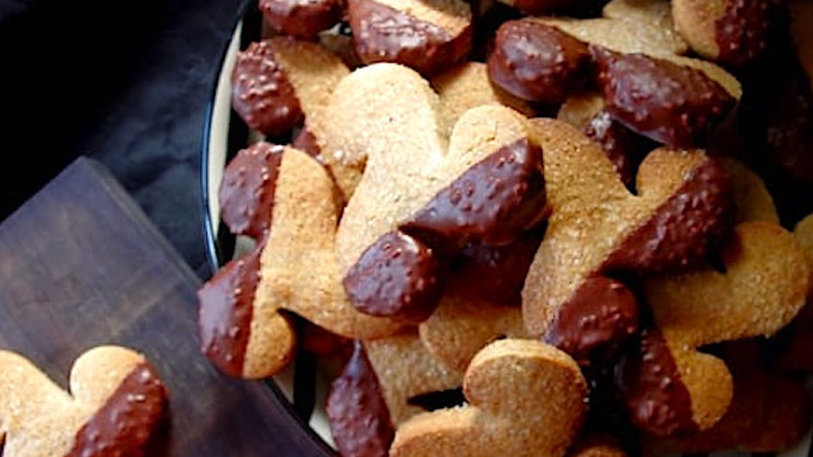 Biscuits sablés à la farine de sarrasin et au chocolat