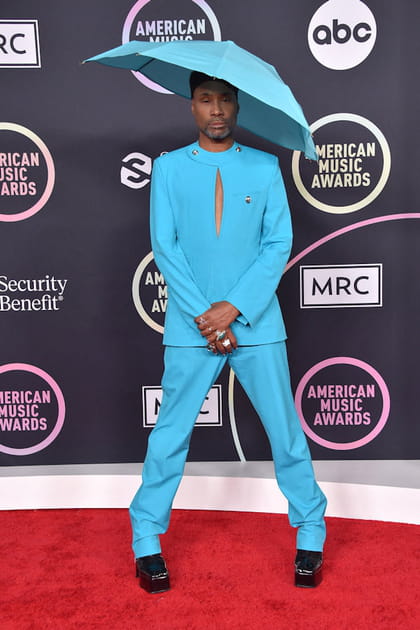 Billy Porter en costume turquoise Botter