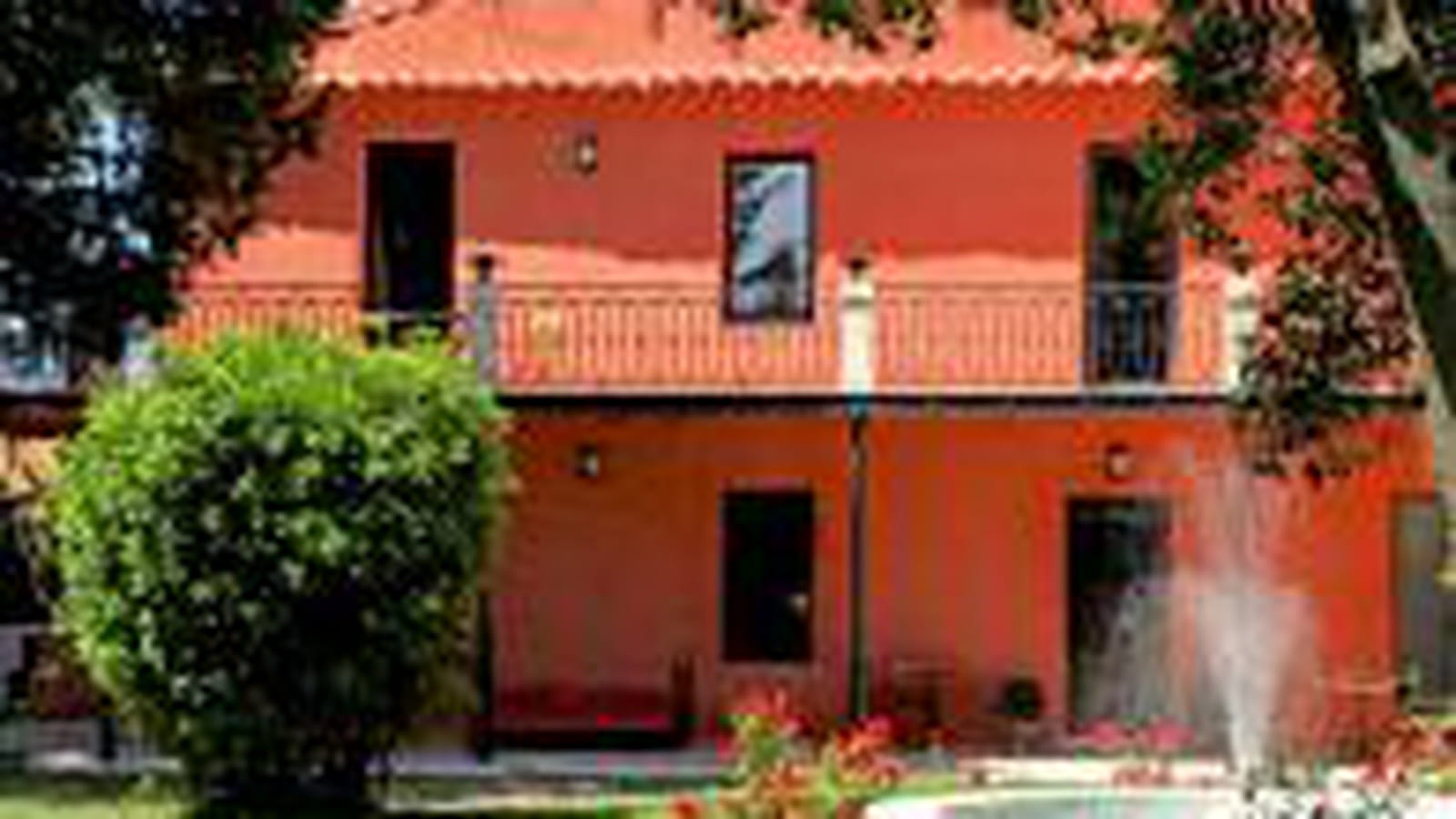 Facade rouge