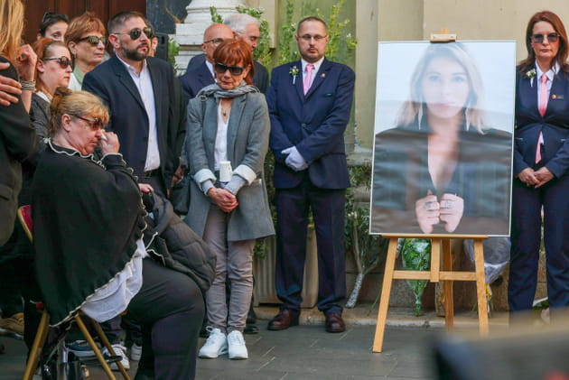 Obs&egrave;ques de Loana&nbsp;: sa m&egrave;re Violette boulevers&eacute;e
