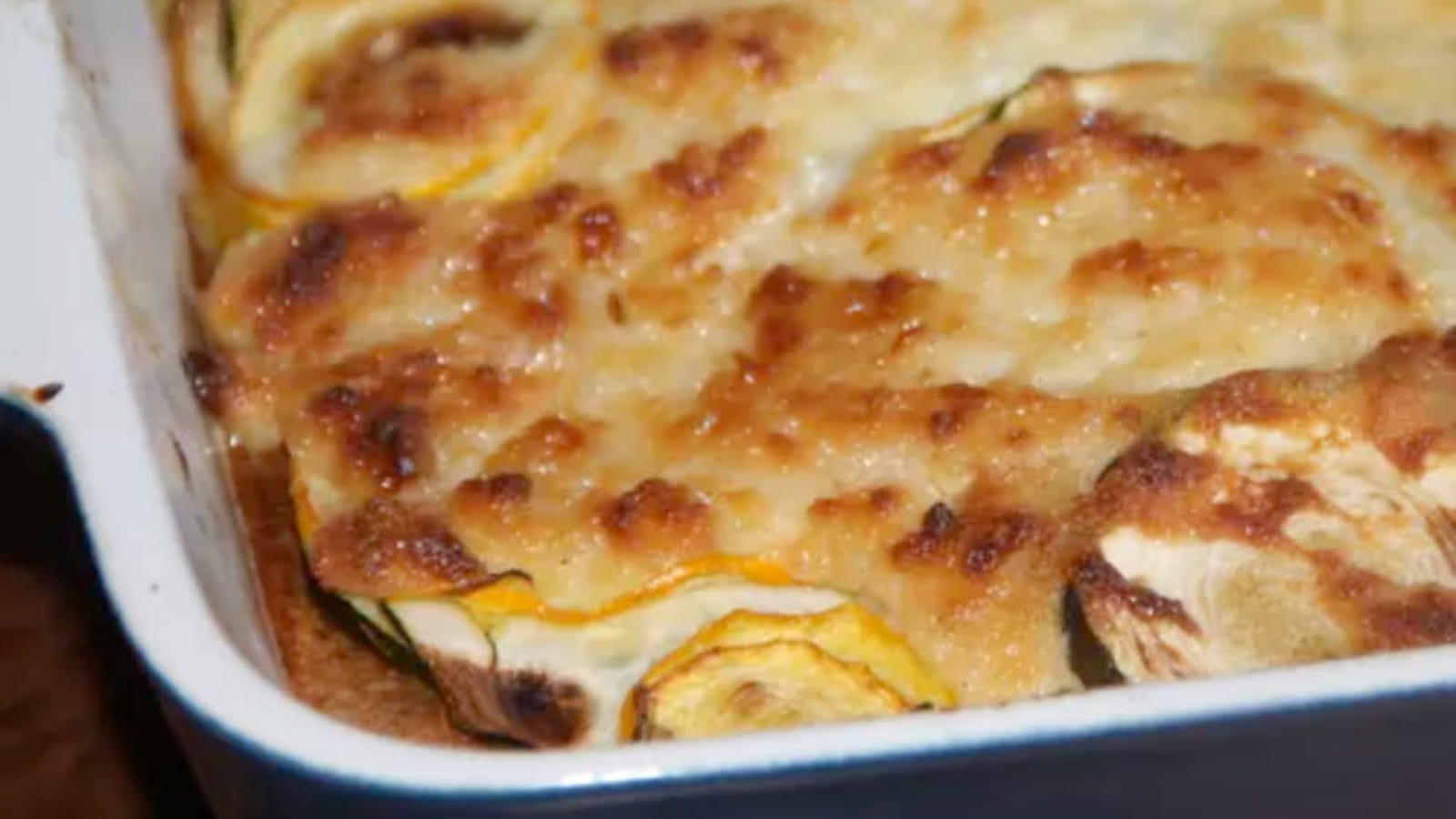 Gratin de baguette, chèvre, courgettes