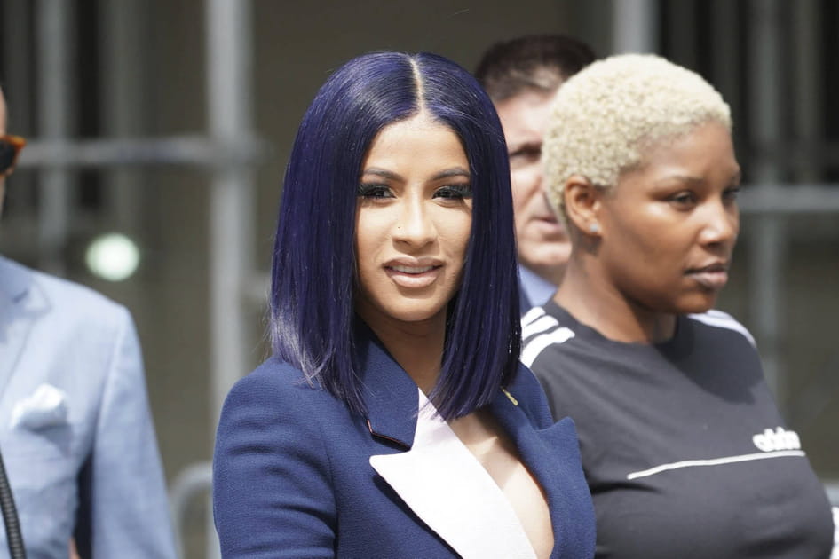 Flop&nbsp;: Cardi B et ses cheveux violets