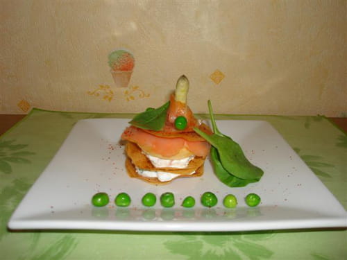 Millefeuille printanier croustillant au saumon fumé