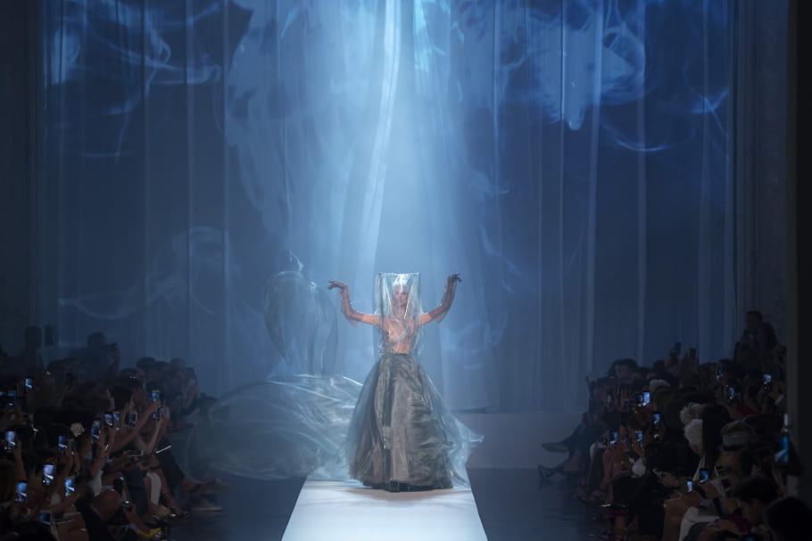 Les fumeuses de gitanes de Gaultier