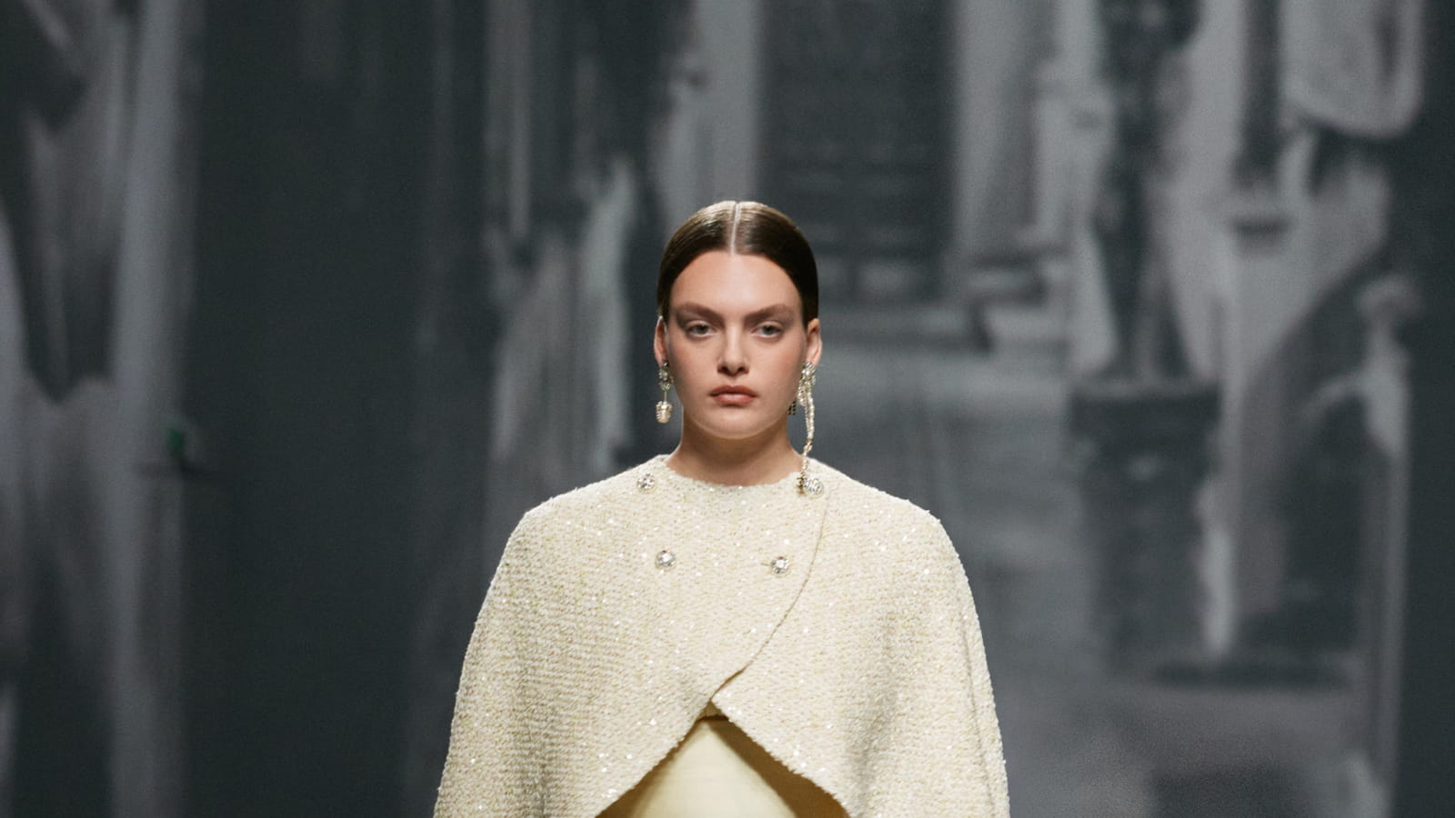 Look 18