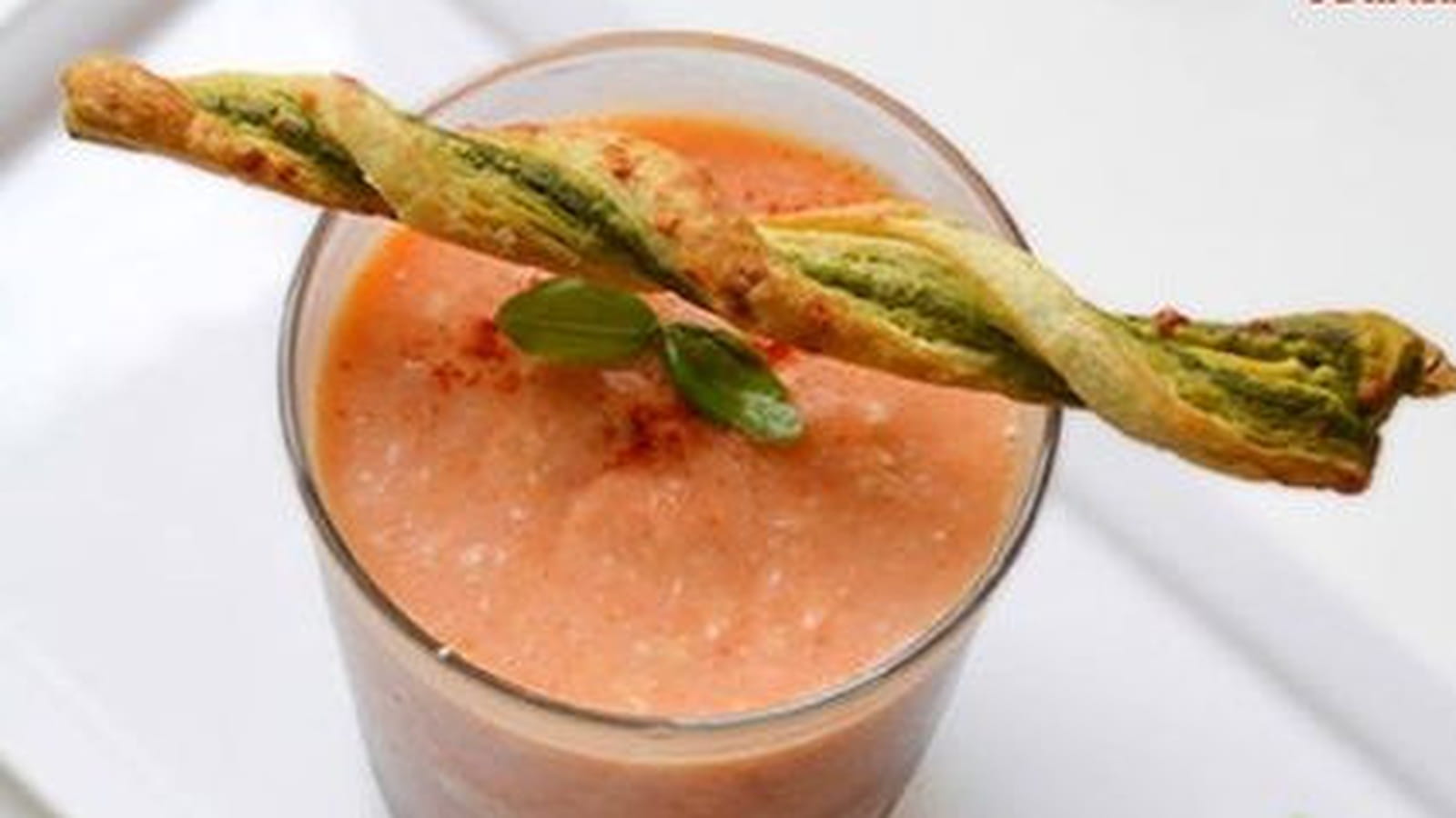 Panna cotta de poivrons, soupe de melon au kiri en verrines
