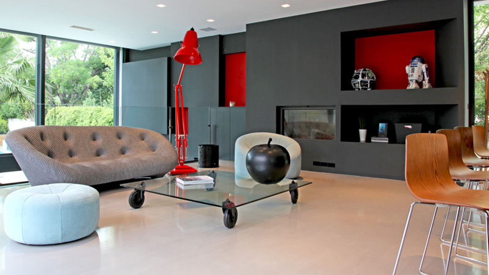 Lampadaire rouge