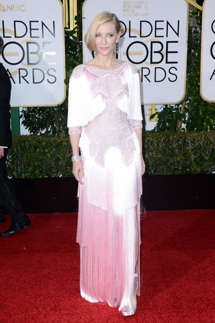 Cate Blanchett en robe &agrave; franges rose p&acirc;le Givenchy