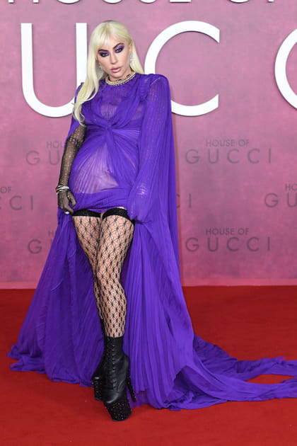 Lady Gaga en robe violette