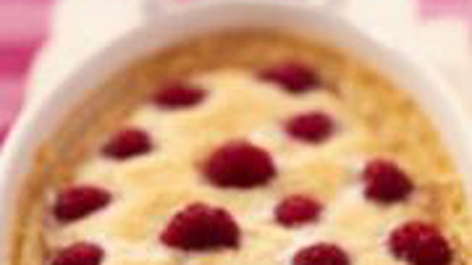 Clafoutis aux framboises et aux amandes